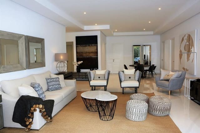 5 soverom Villa til salgs i Marbella med svømmebasseng garasje - € 3 450 000 (Ref: 10001530)