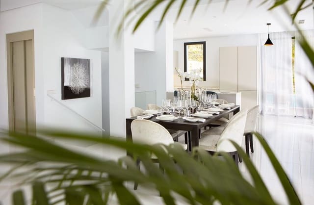 5 soverom Villa til salgs i Marbella med svømmebasseng garasje - € 3 450 000 (Ref: 10001530)