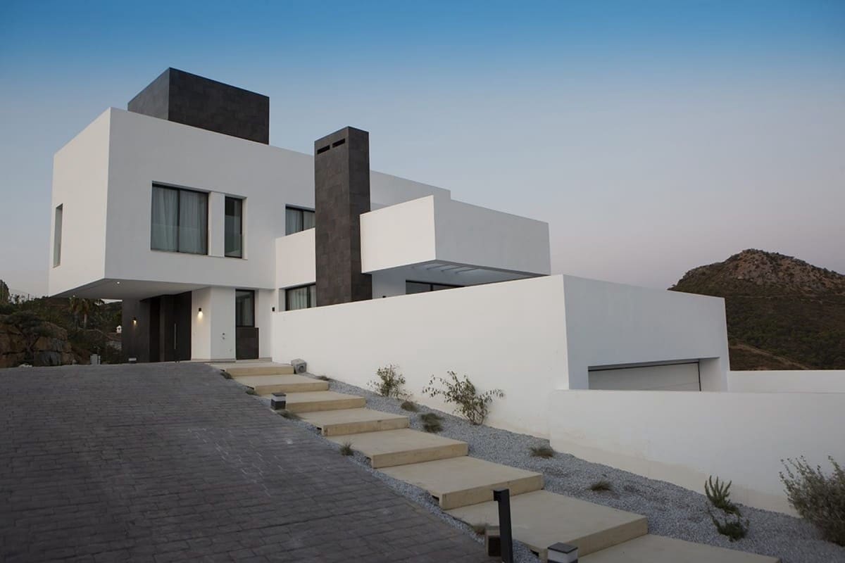 5 soverom Villa til salgs i Marbella med svømmebasseng garasje - € 3 450 000 (Ref: 10001530)