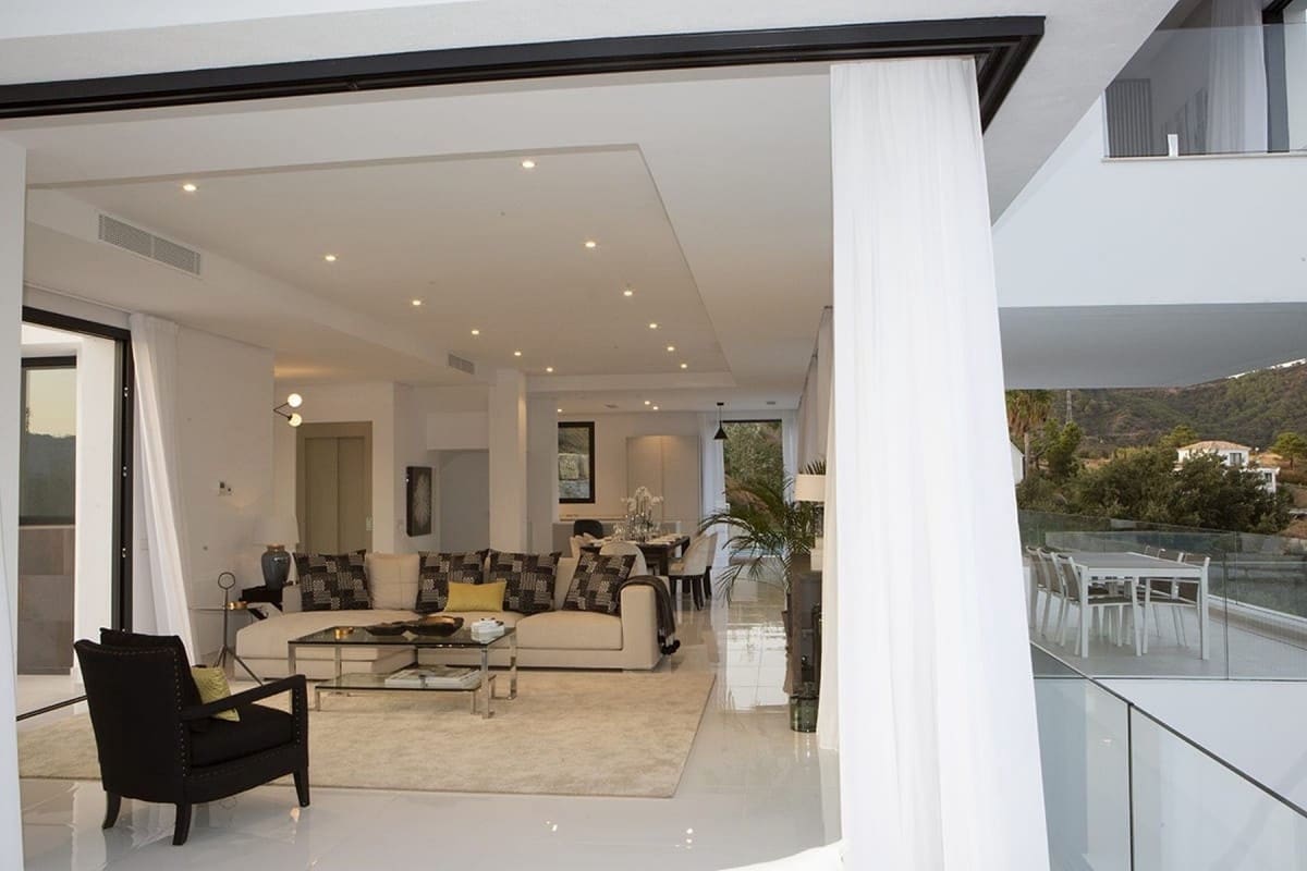 5 soverom Villa til salgs i Marbella med svømmebasseng garasje - € 3 450 000 (Ref: 10001530)