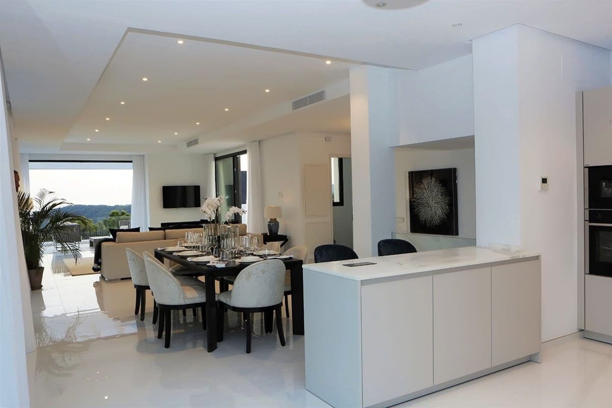 5 soverom Villa til salgs i Marbella med svømmebasseng garasje - € 3 450 000 (Ref: 10001530)