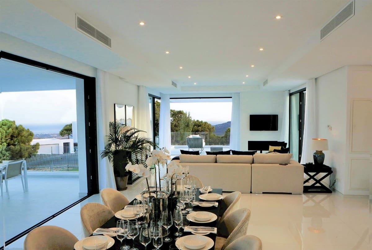 5 soverom Villa til salgs i Marbella med svømmebasseng garasje - € 3 450 000 (Ref: 10001530)