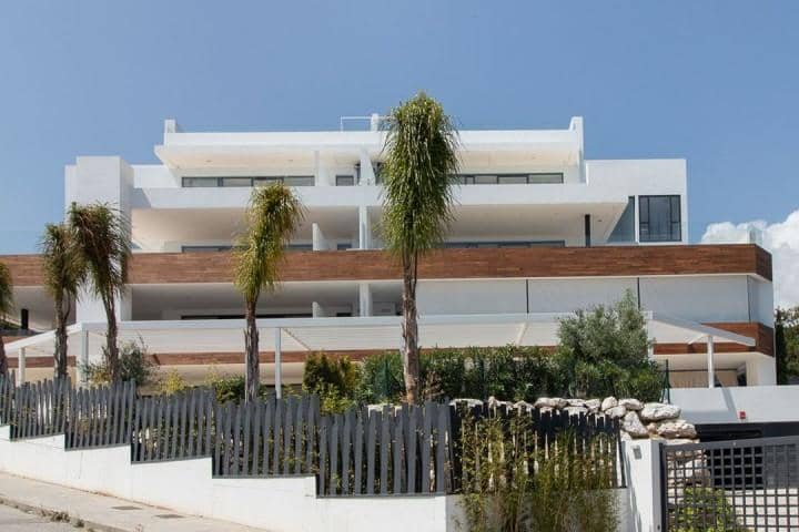 Apartamento de 3 habitaciones en Golden Mile en venta con piscina garaje - 1.900.000 € (Ref: 10001531)