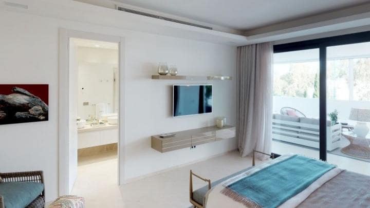 Apartamento de 3 habitaciones en Golden Mile en venta con piscina garaje - 1.900.000 € (Ref: 10001531)