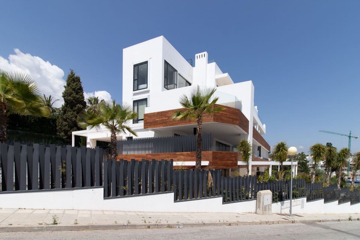 Apartamento de 3 habitaciones en Golden Mile en venta con piscina garaje - 1.900.000 € (Ref: 10001531)