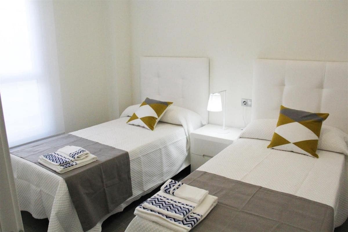 3 sypialnia Apartament na sprzedaż w Marbella z basenem garażem - 375 000 € (Ref: 10001533)
