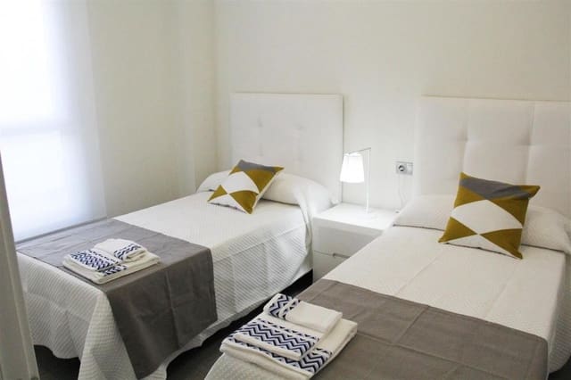 3 sypialnia Apartament na sprzedaż w Marbella z basenem garażem - 375 000 € (Ref: 10001533)