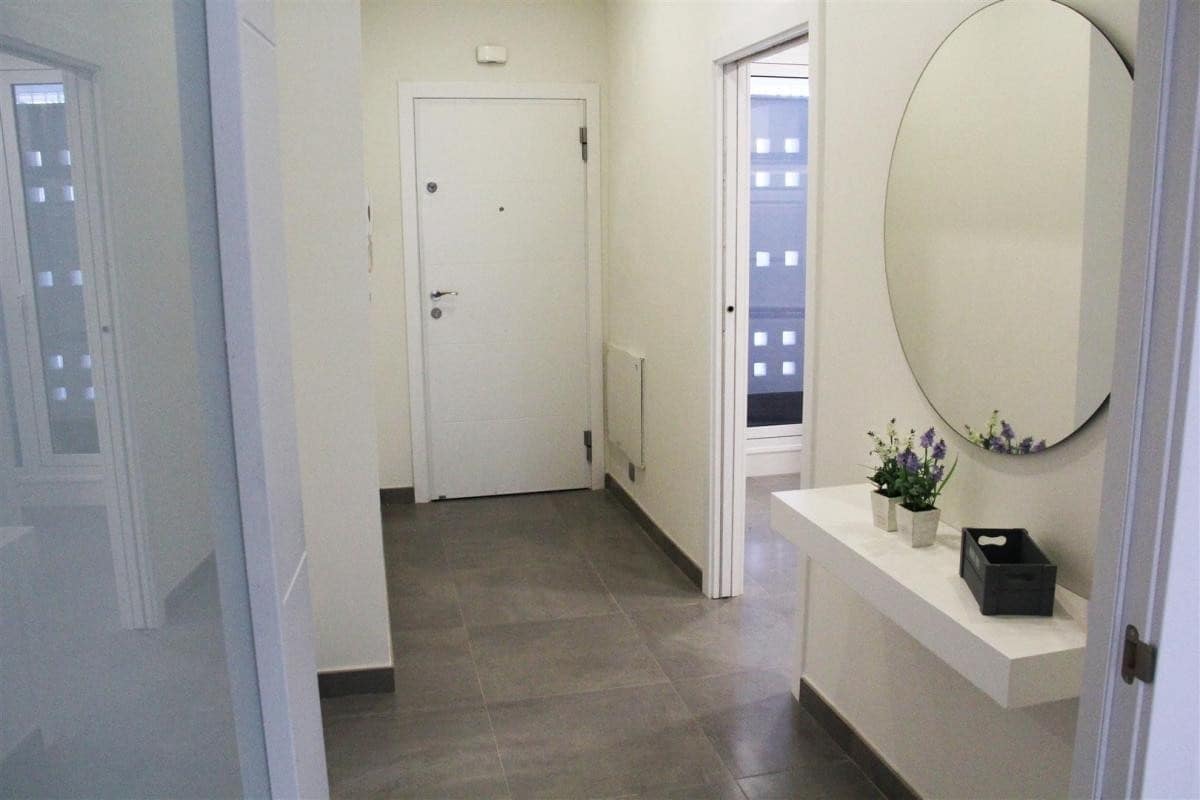 3 sypialnia Apartament na sprzedaż w Marbella z basenem garażem - 375 000 € (Ref: 10001533)