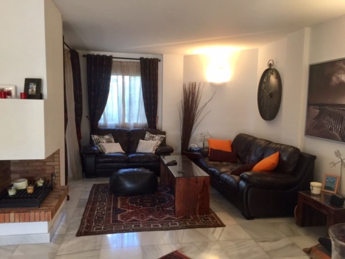 3 Zimmer Haus zu verkaufen in Marbella mit Pool Garage - 389.000 € (Ref: 10001539)