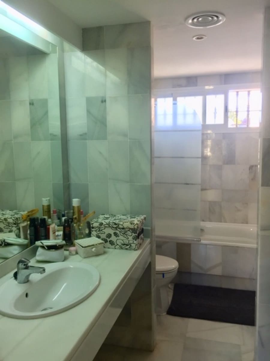 3 Zimmer Haus zu verkaufen in Marbella mit Pool Garage - 389.000 € (Ref: 10001539)