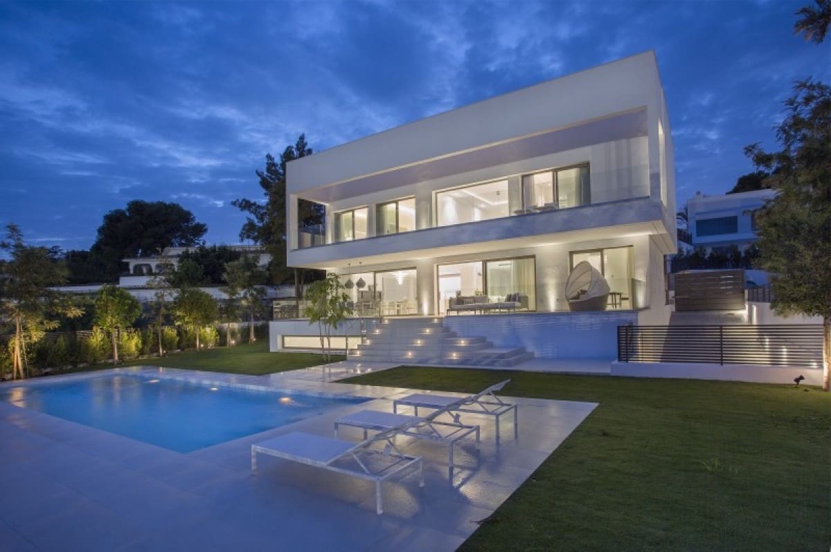 4 slaapkamer Villa te koop in Marbella met zwembad garage - € 1.690.000 (Ref: 10001541)