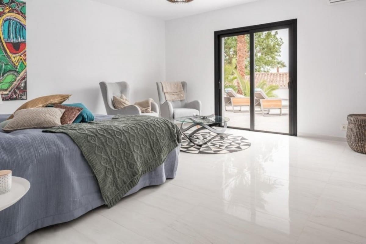 6 sypialnia Willa na sprzedaż w Marbella z basenem garażem - 3 495 000 € (Ref: 10001542)