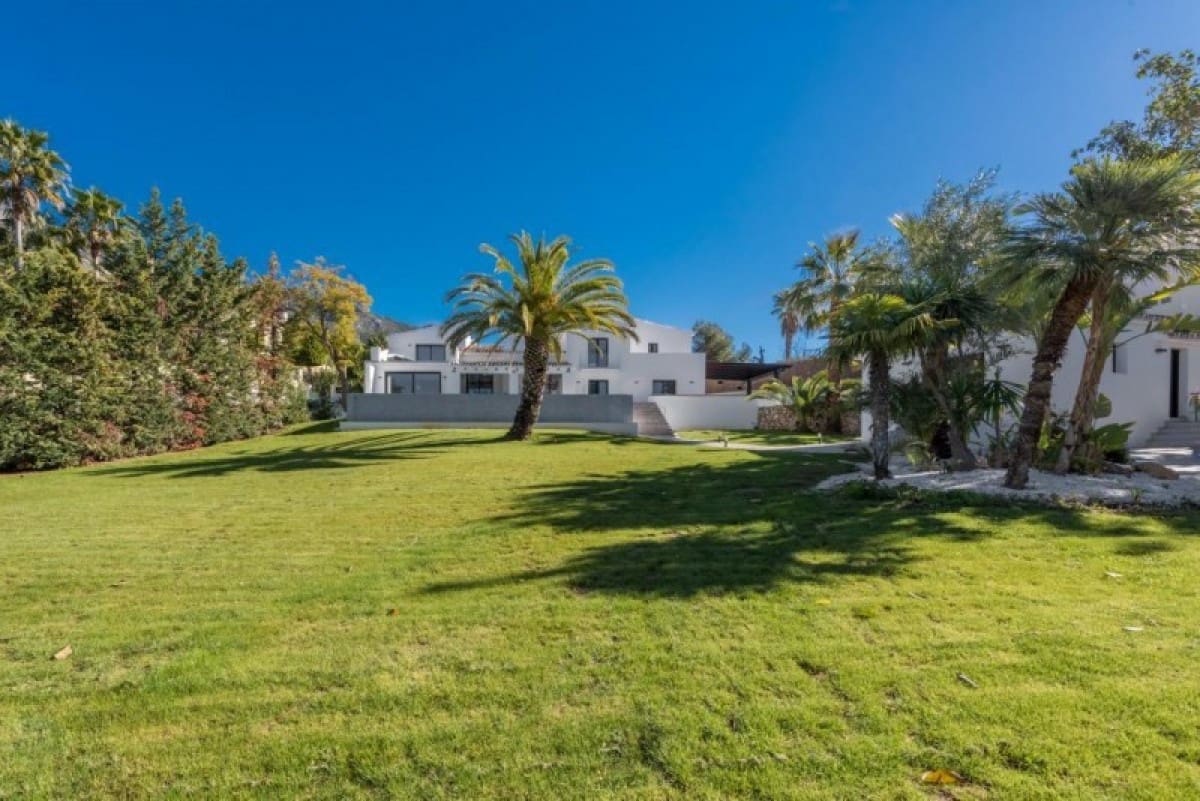 6 sypialnia Willa na sprzedaż w Marbella z basenem garażem - 3 495 000 € (Ref: 10001542)