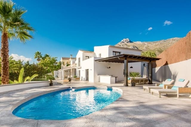6 sypialnia Willa na sprzedaż w Marbella z basenem garażem - 3 495 000 € (Ref: 10001542)