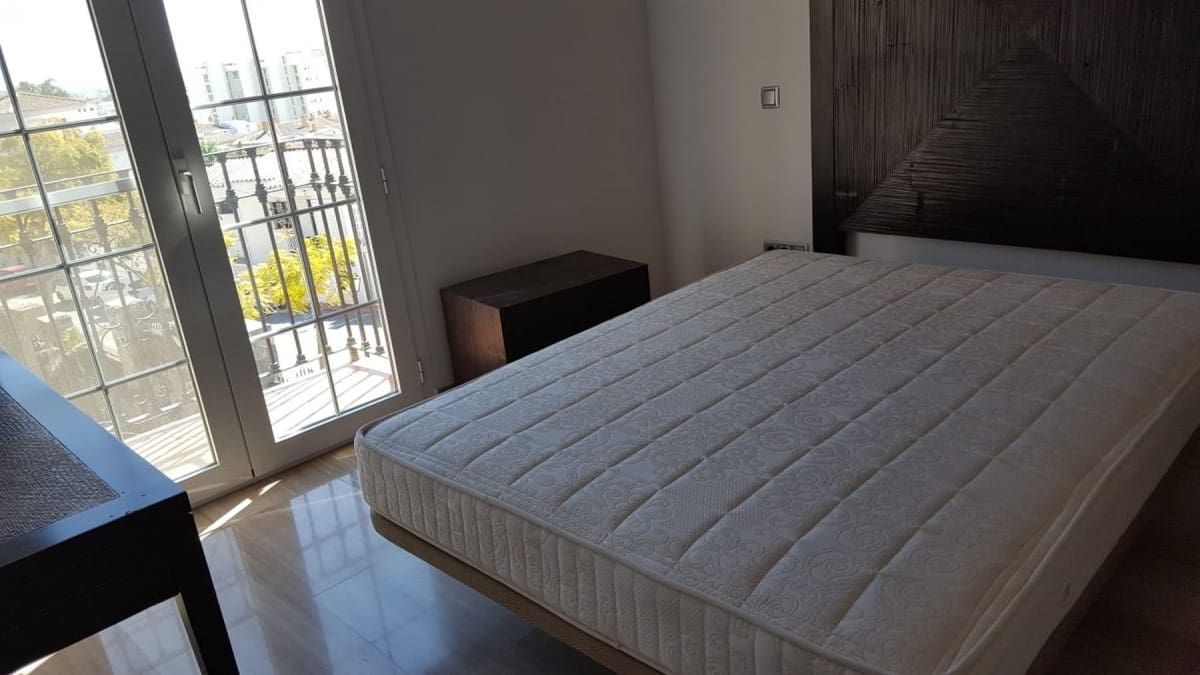 5 sovrum Villa till salu i Marbella med pool garage - 1 490 000 € (Ref: 10001543)