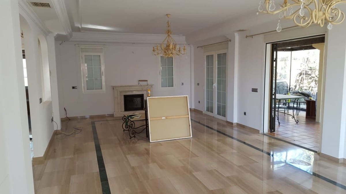 5 sovrum Villa till salu i Marbella med pool garage - 1 490 000 € (Ref: 10001543)