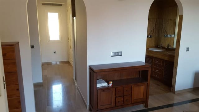 5 sovrum Villa till salu i Marbella med pool garage - 1 490 000 € (Ref: 10001543)