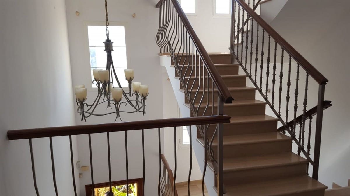 5 sovrum Villa till salu i Marbella med pool garage - 1 490 000 € (Ref: 10001543)