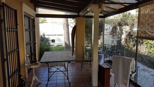 5 sovrum Villa till salu i Marbella med pool garage - 1 490 000 € (Ref: 10001543)