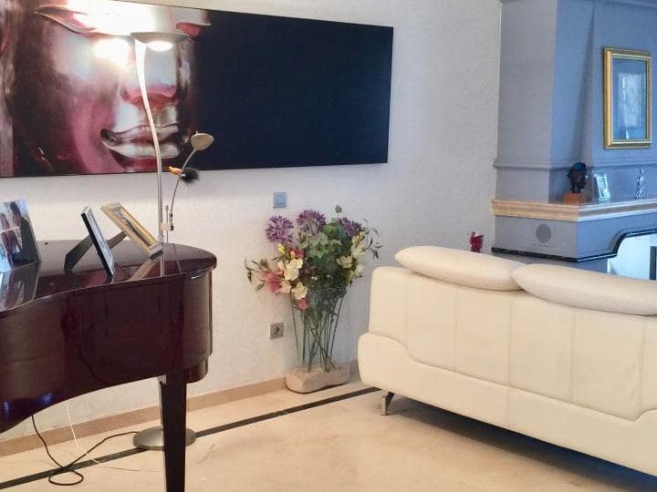 4 makuuhuone Huoneisto myytävänä paikassa Marbella mukana uima-altaan 
autotalli - 475 000 € (Ref: 10001544)