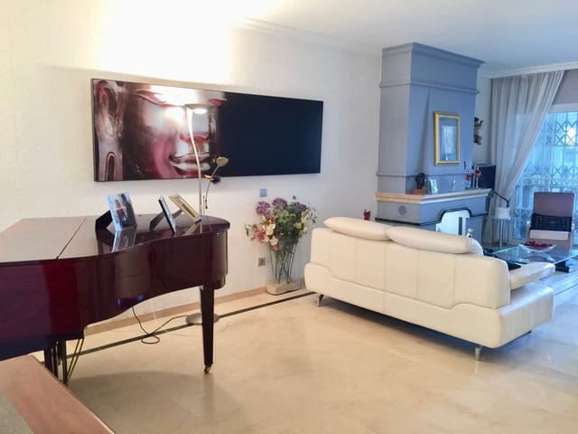 4 makuuhuone Huoneisto myytävänä paikassa Marbella mukana uima-altaan 
autotalli - 475 000 € (Ref: 10001544)