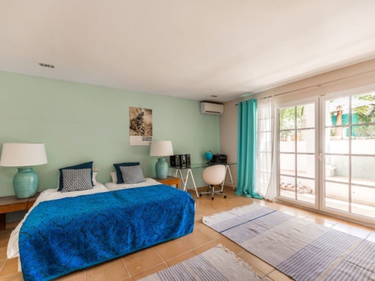 5 slaapkamer Villa te koop in Marbella met zwembad - € 1.595.000 (Ref: 10001545)