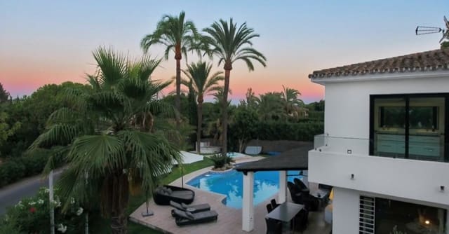 4 bedroom Villa for sale in Marbella with pool garage - € 1,950,000 (Ref: 10001546)