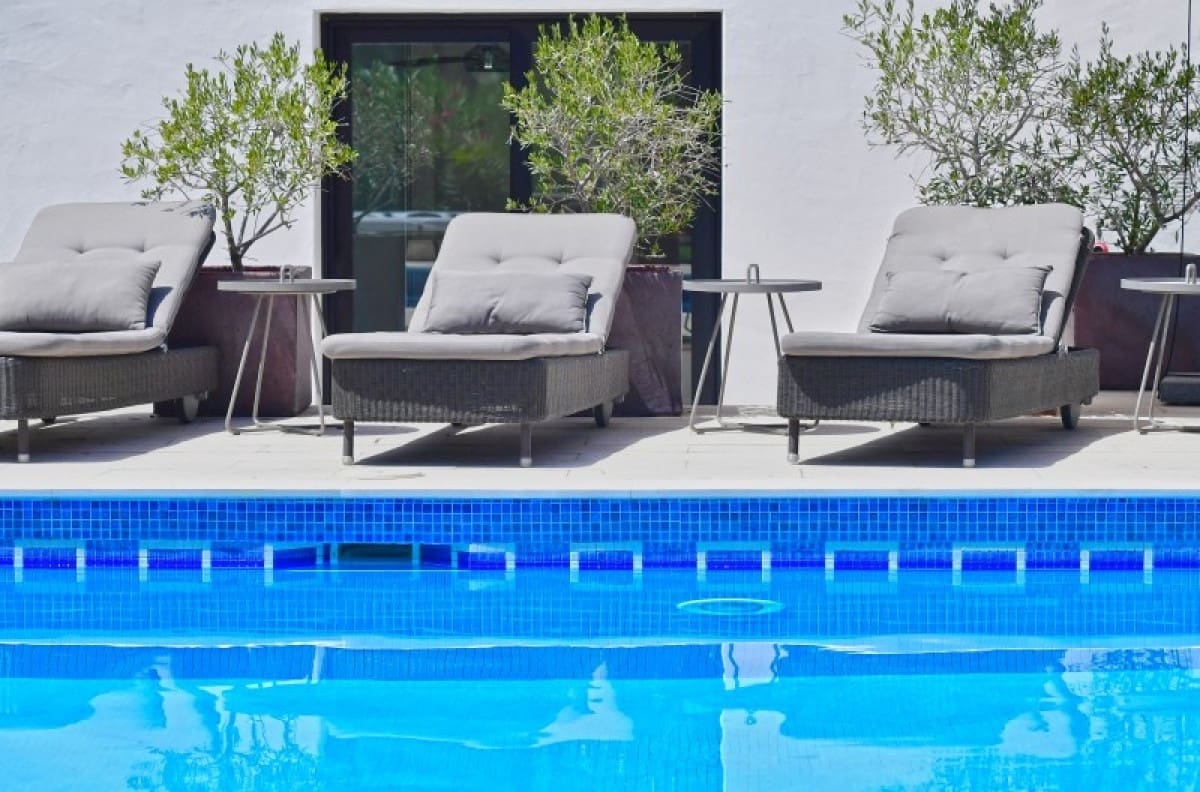 4 bedroom Villa for sale in Marbella with pool garage - € 1,950,000 (Ref: 10001546)