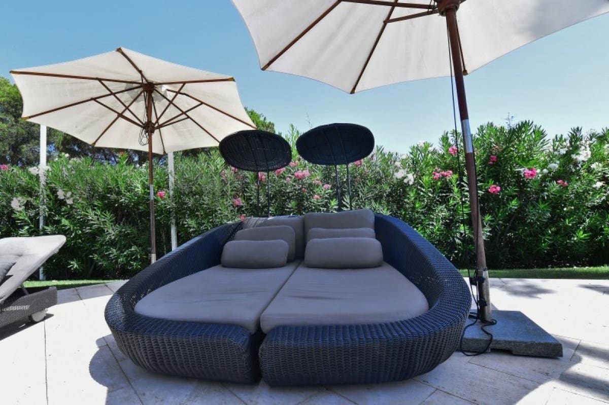 4 bedroom Villa for sale in Marbella with pool garage - € 1,950,000 (Ref: 10001546)