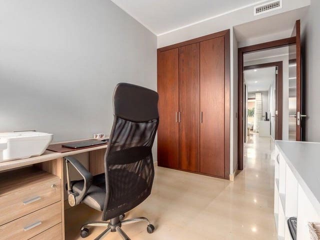 3 soverom Leilighet til salgs i Marbella med svømmebasseng garasje - € 425 000 (Ref: 10001547)