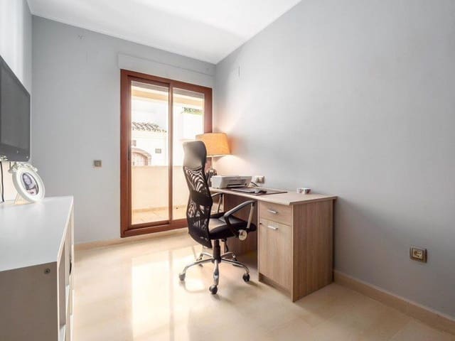 3 soverom Leilighet til salgs i Marbella med svømmebasseng garasje - € 425 000 (Ref: 10001547)