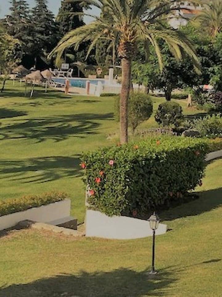 2 soveværelse Lejlighed til salg i Marbella med swimmingpool garage - € 495.000 (Ref: 10001549)