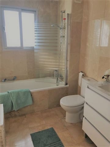 2 soveværelse Lejlighed til salg i Marbella med swimmingpool garage - € 495.000 (Ref: 10001549)