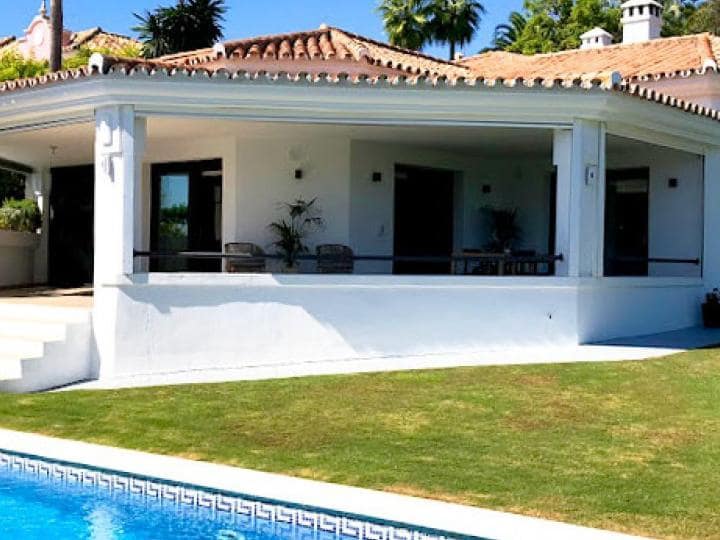 3 Zimmer Villa zu verkaufen in Marbella mit Pool Garage - 1.950.000 € (Ref: 10001550)
