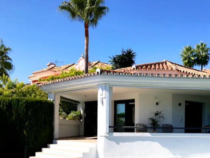3 Zimmer Villa zu verkaufen in Marbella mit Pool Garage - 1.950.000 € (Ref: 10001550)