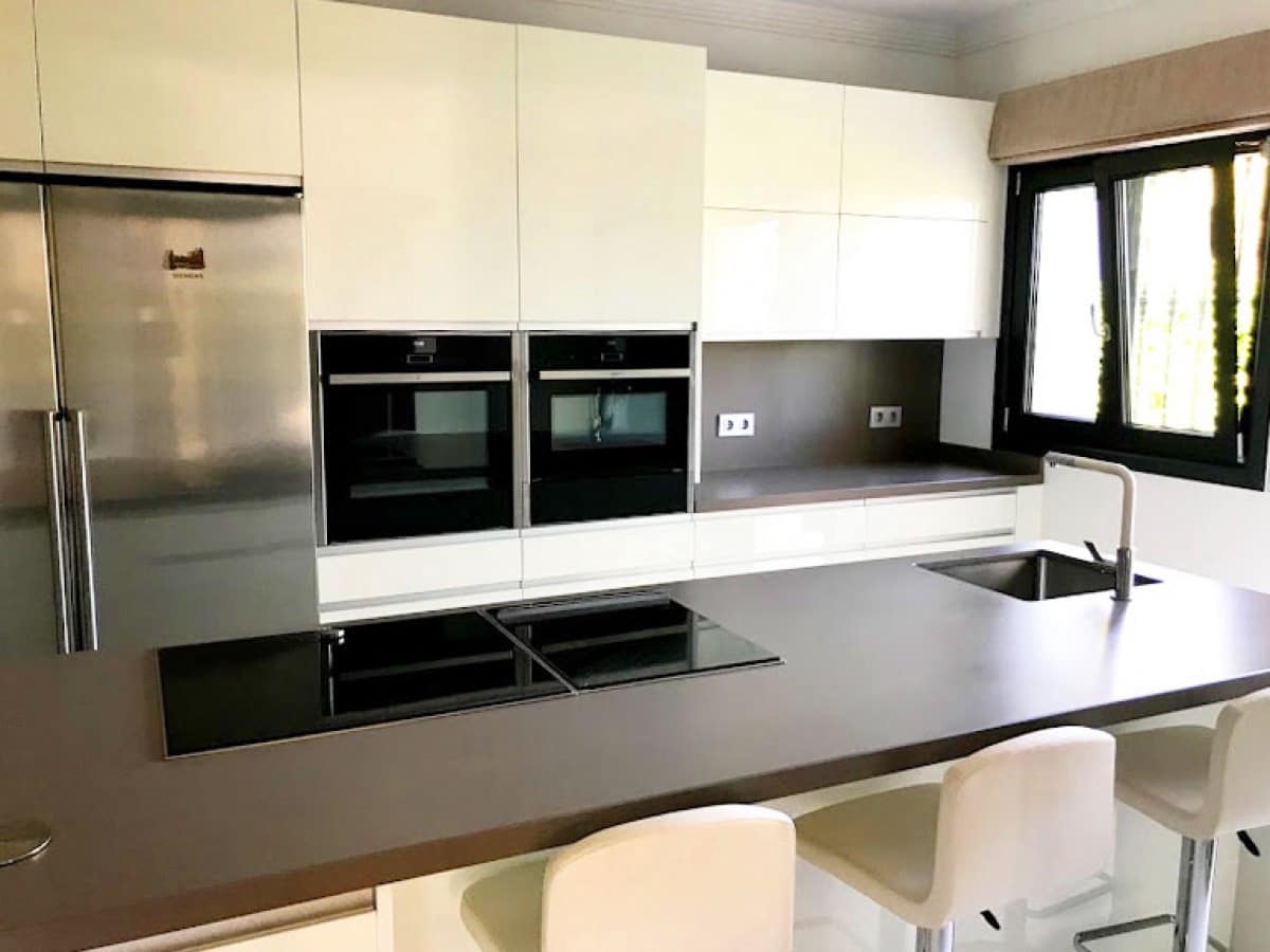 3 Zimmer Villa zu verkaufen in Marbella mit Pool Garage - 1.950.000 € (Ref: 10001550)