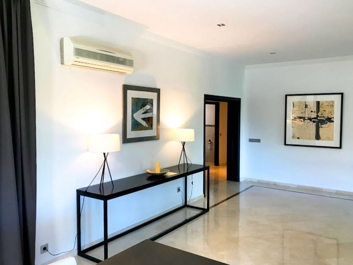 3 Zimmer Villa zu verkaufen in Marbella mit Pool Garage - 1.950.000 € (Ref: 10001550)