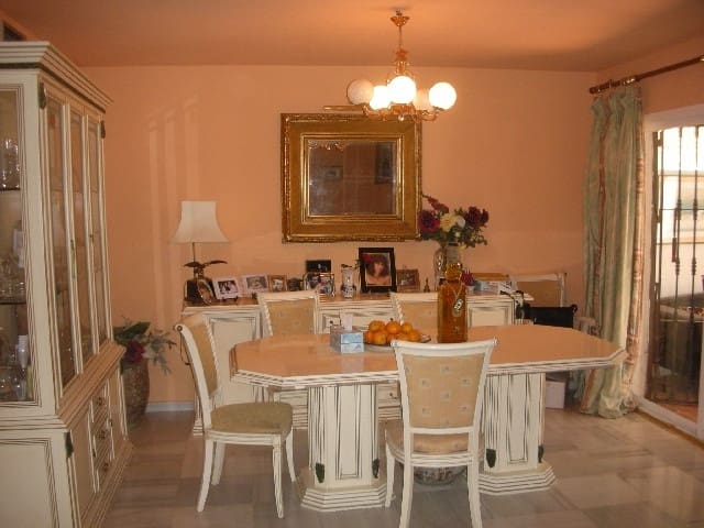 4 Zimmer Haus zu verkaufen in Marbella mit Pool Garage - 365.000 € (Ref: 10001552)