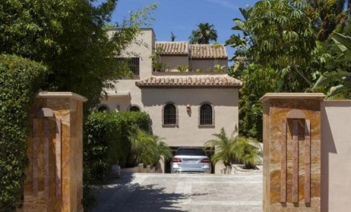 Chalet de 5 habitaciones en Marbella en venta con piscina garaje - 1.595.000 € (Ref: 10001553)