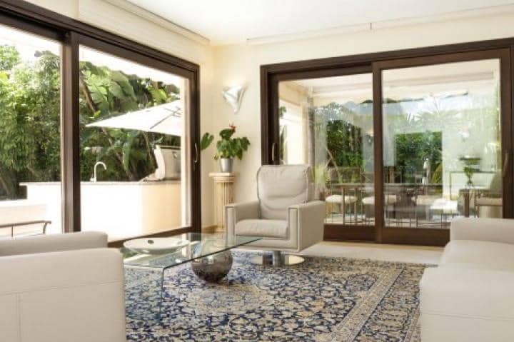 Chalet de 5 habitaciones en Marbella en venta con piscina garaje - 1.595.000 € (Ref: 10001553)
