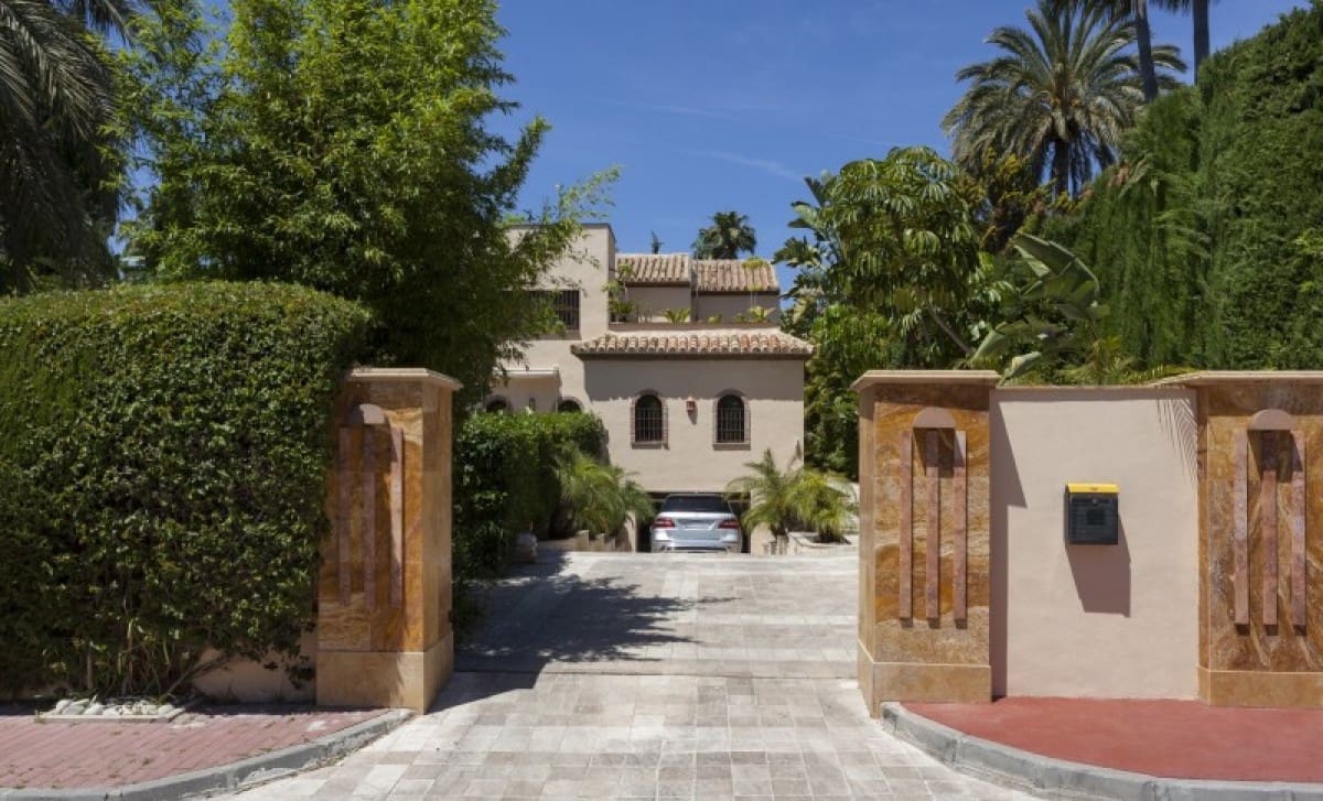 Chalet de 5 habitaciones en Marbella en venta con piscina garaje - 1.595.000 € (Ref: 10001553)