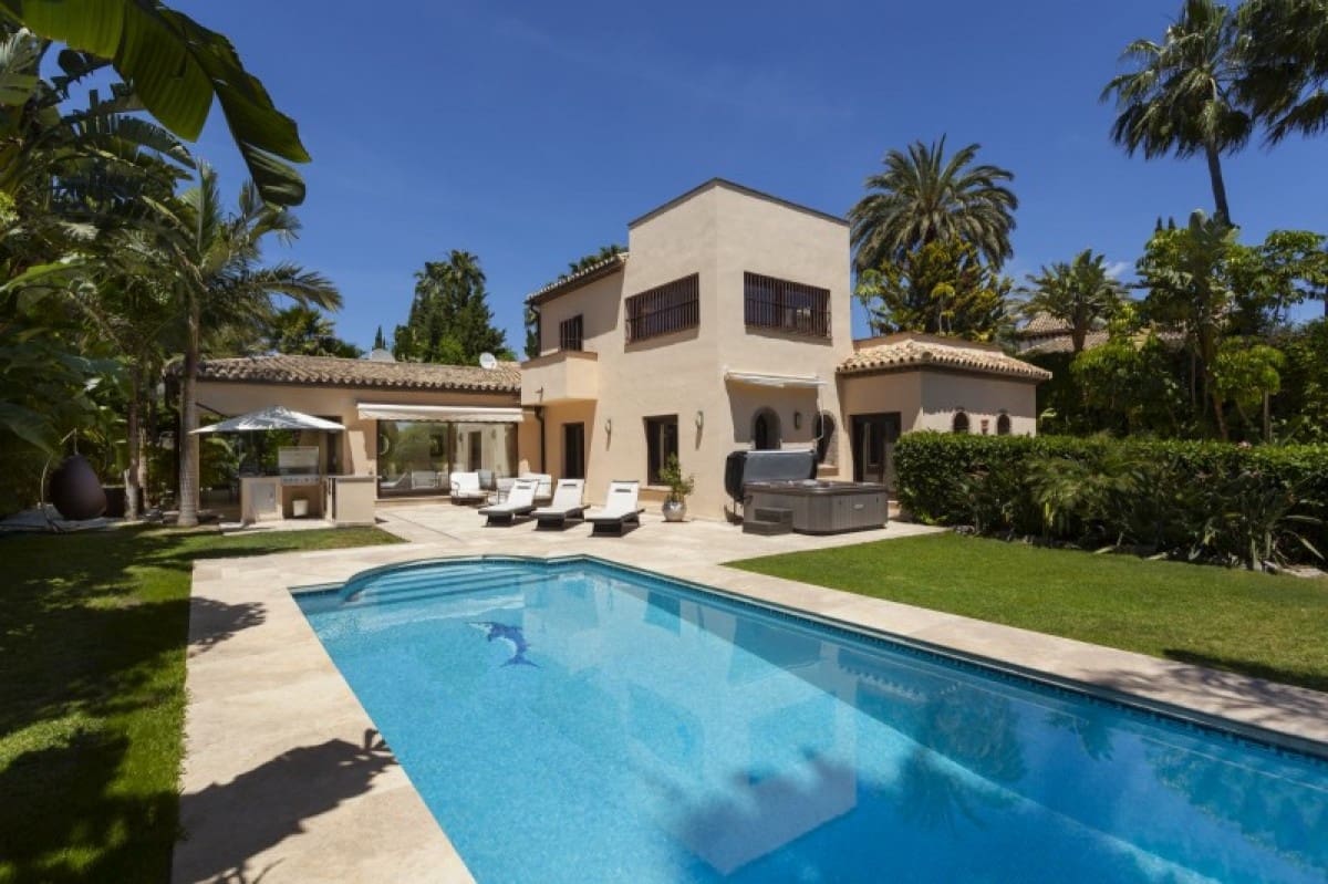 Chalet de 5 habitaciones en Marbella en venta con piscina garaje - 1.595.000 € (Ref: 10001553)