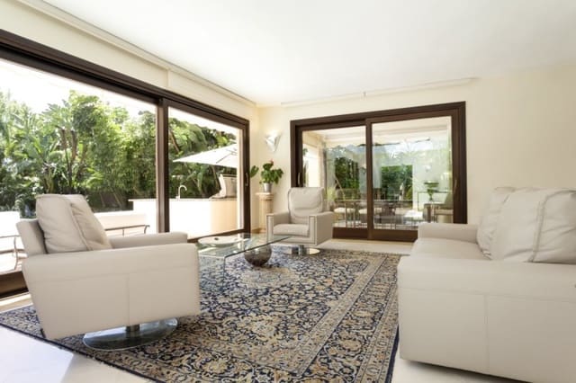 Chalet de 5 habitaciones en Marbella en venta con piscina garaje - 1.595.000 € (Ref: 10001553)