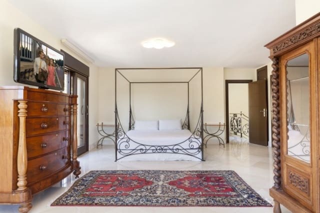 Chalet de 5 habitaciones en Marbella en venta con piscina garaje - 1.595.000 € (Ref: 10001553)