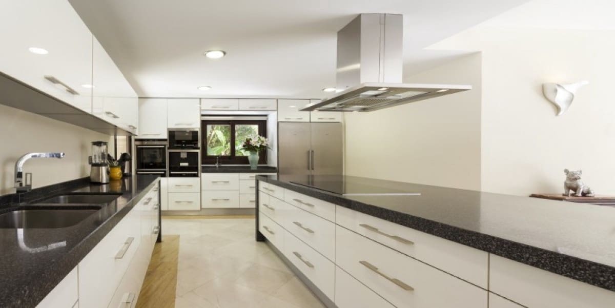 Chalet de 5 habitaciones en Marbella en venta con piscina garaje - 1.595.000 € (Ref: 10001553)