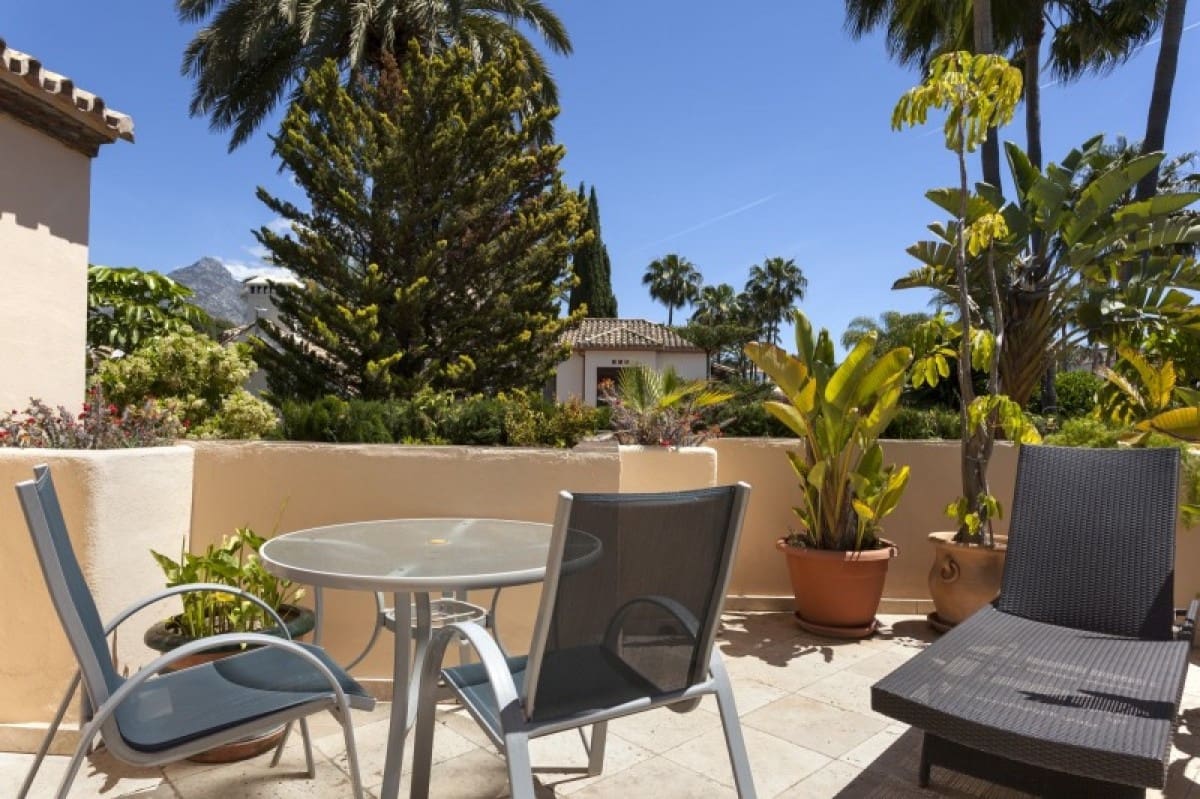 Chalet de 5 habitaciones en Marbella en venta con piscina garaje - 1.595.000 € (Ref: 10001553)