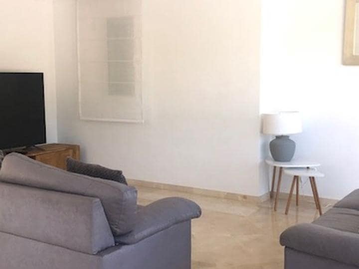 5 makuuhuone Huvila myytävänä paikassa Puerto Banus mukana uima-altaan - 1 195 000 € (Ref: 10001554)