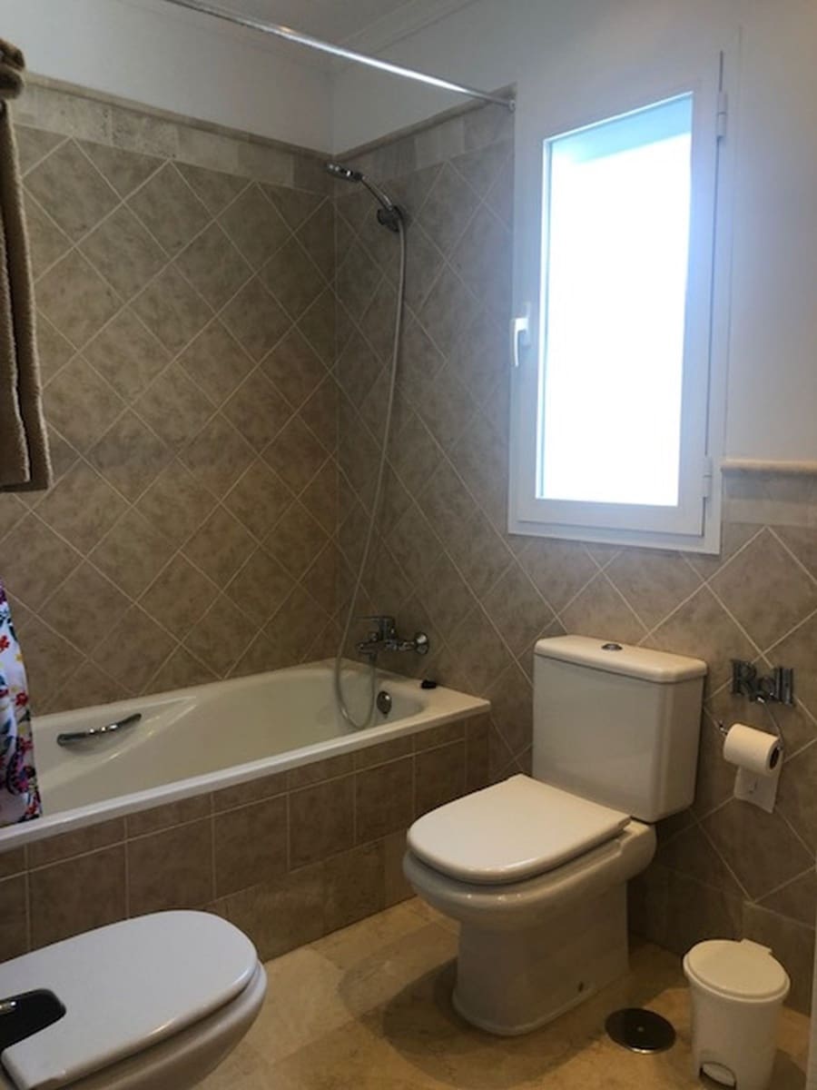5 makuuhuone Huvila myytävänä paikassa Puerto Banus mukana uima-altaan - 1 195 000 € (Ref: 10001554)