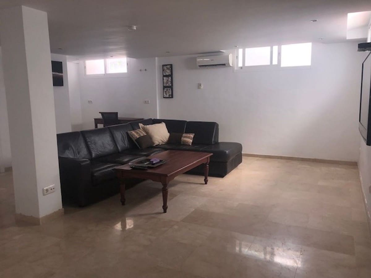5 makuuhuone Huvila myytävänä paikassa Puerto Banus mukana uima-altaan - 1 195 000 € (Ref: 10001554)