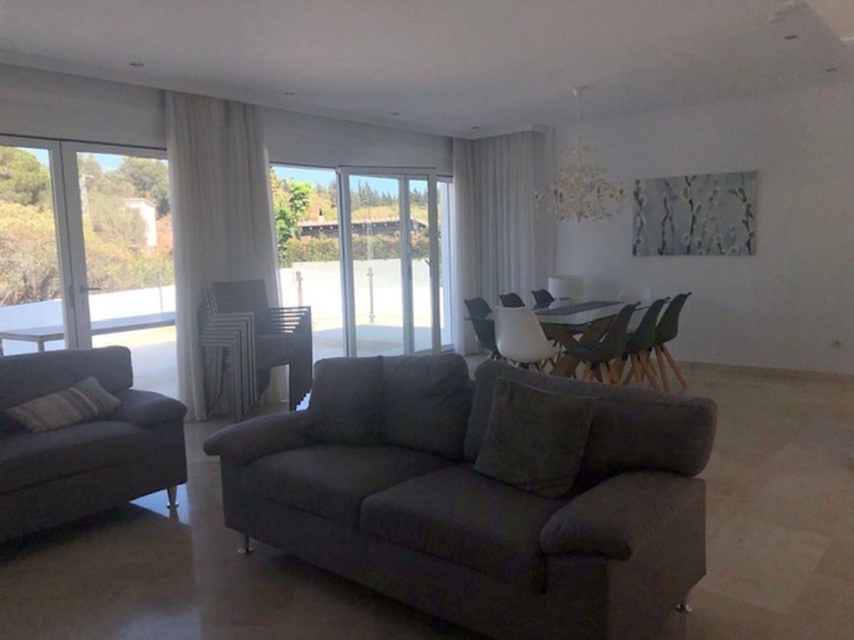 5 makuuhuone Huvila myytävänä paikassa Puerto Banus mukana uima-altaan - 1 195 000 € (Ref: 10001554)